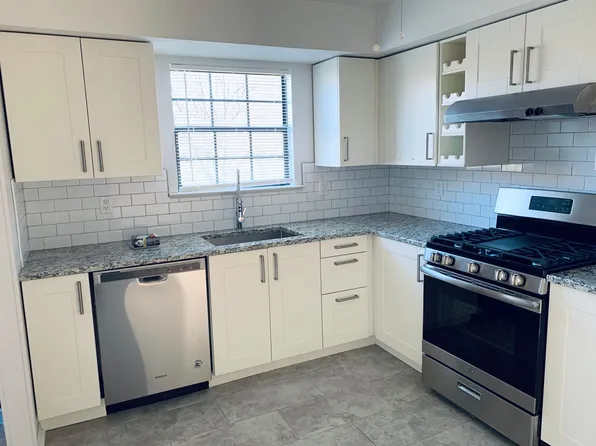 1 Fairway Ct, Lawrence Township, NJ 08648