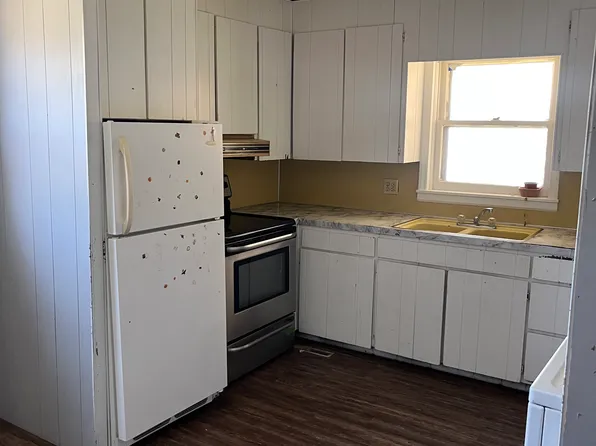 119 N Taylor St #119, Pratt, KS 67124