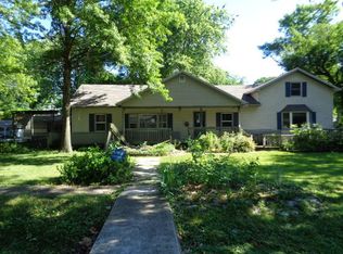 319 Barnes St, Centralia, MO 65240