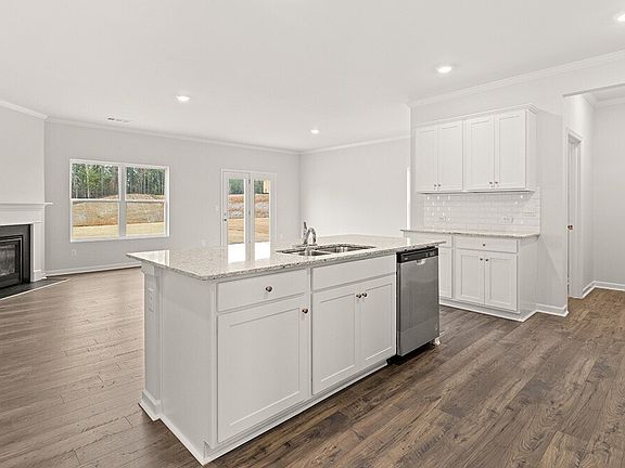 3rd image of 387 Belmont Dr