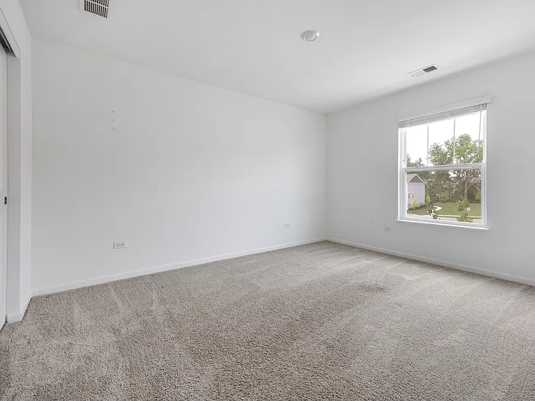 553 Wolverine Dr — Photo 16