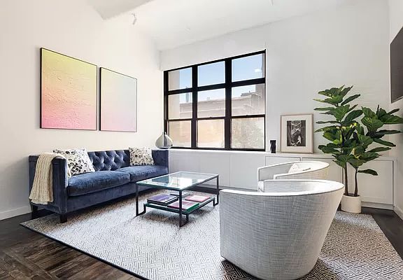 3rd image of 161 W 15th St APT 3J