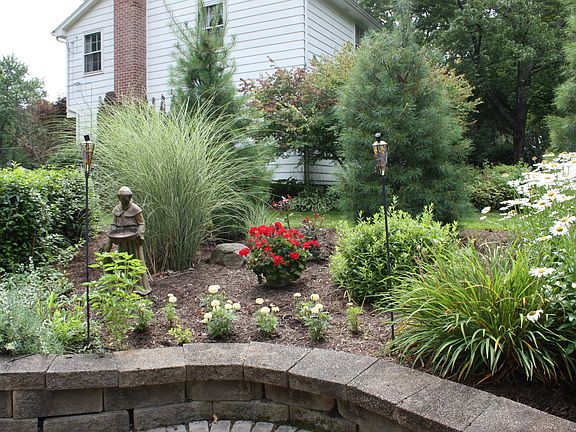 5th image of 800 Blueberry Hill Dr