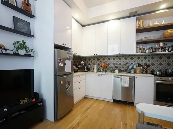 23 Menahan Street image 1 of 12