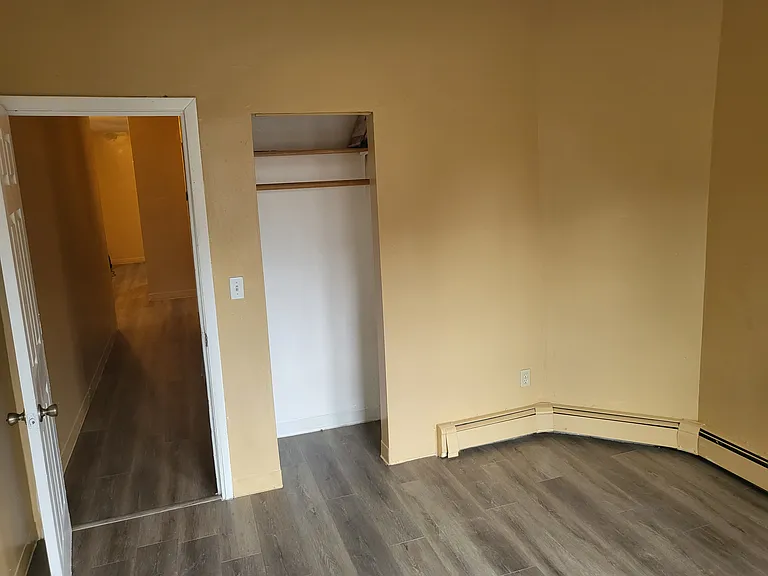 3 Putnam Hts #2E — Photo 10