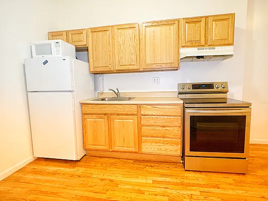 Rented by Corcoran | media 17