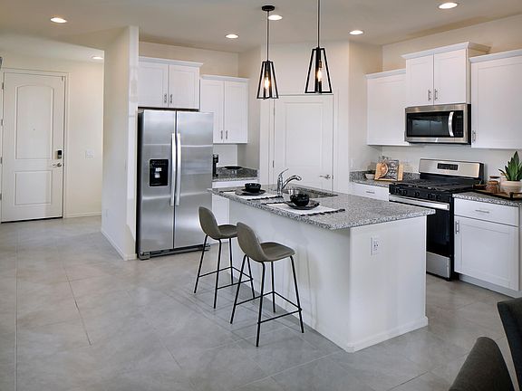 The 1460 plan modeled at Sonora at Entrada del Pueblo in Sahuarita, AZ.