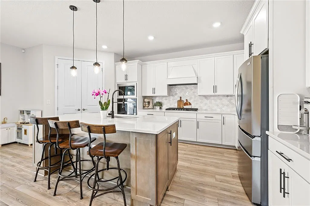 4 bed, 3.5 bath, 2951 sqft, $3,300 — Photo 4