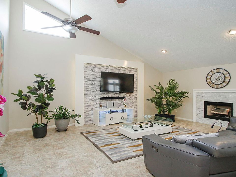 1st image of 2110 Woodland Park Dr