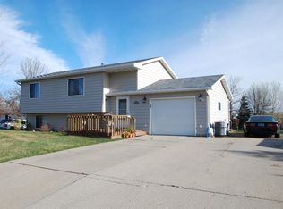 102 Durango Dr, Burlington, ND 58722