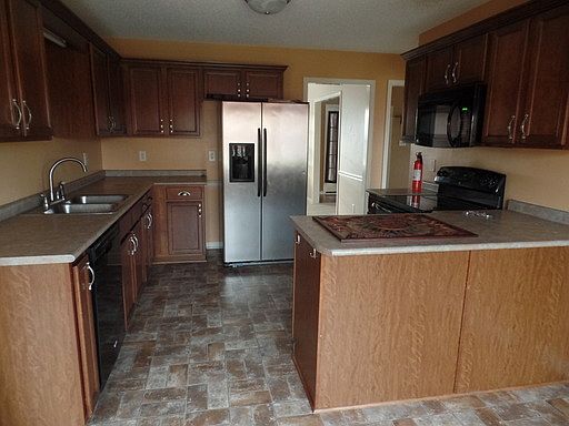 3rd image of 1561 Buchanon Dr