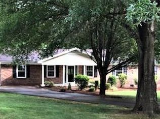 120 Cedarwood Dr, Eden, NC 27288