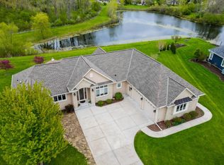 8622 S Avian Way, Franklin, WI 53132