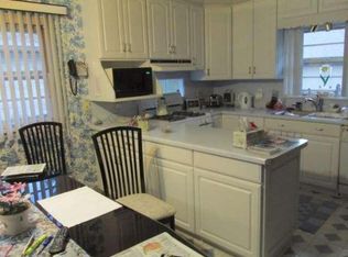 2011 84th St, Kenosha, WI 53143