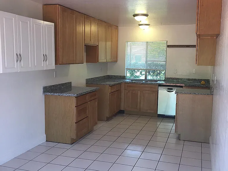 1745 Cheney Dr — Photo 4