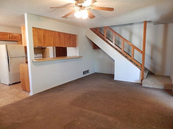 2nd image of 4804 Rainbow Cir #A