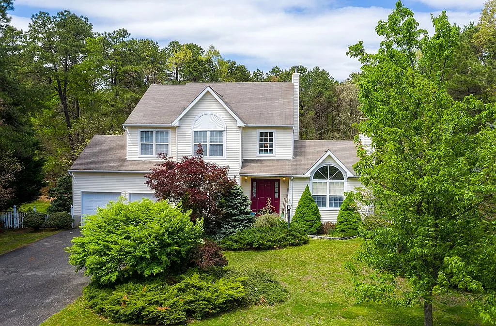 4 Chris Ann Ct photo 1