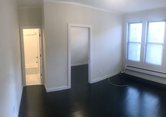 2nd image of 2821 33rd St APT 2B
