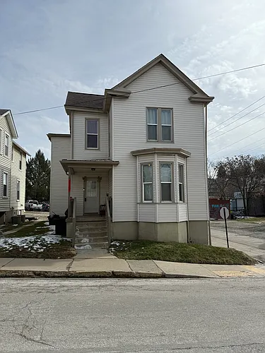 216 S Wade Ave #B Photo 1