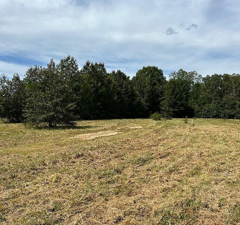 2nd image of 1209 Epworth Camp Rd E