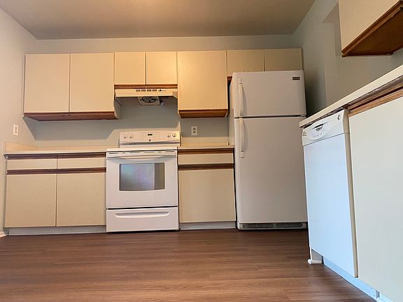 5th image of 1371 Almond Dr
