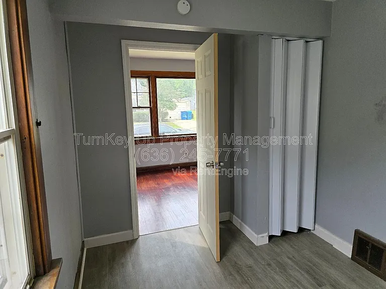 422 Plaza Ave — Photo 14