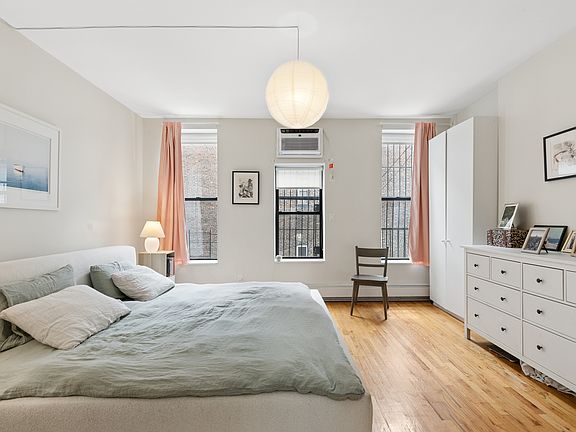 5th image of 67 Bond St #2