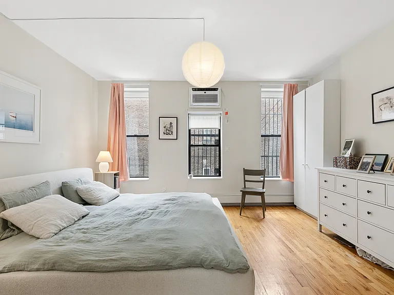 67 Bond St #2 — Photo 5