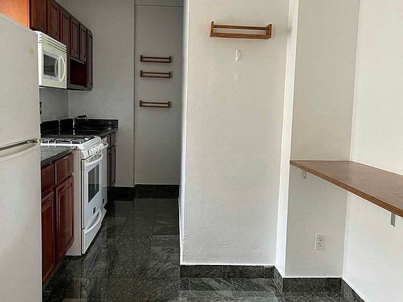 2nd image of 700 W End Ave APT 10D