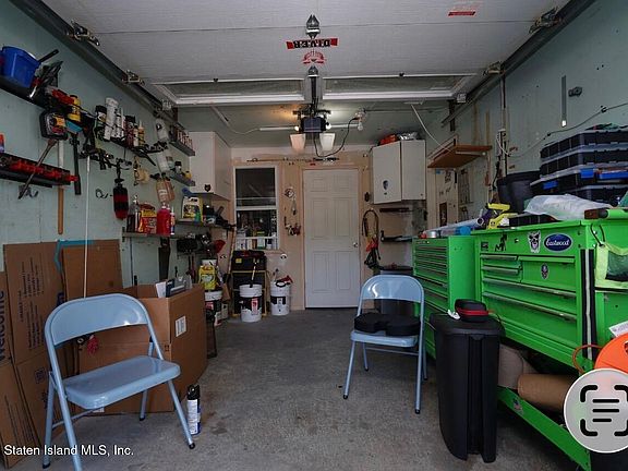 4th image of 896 Sinclair Ave