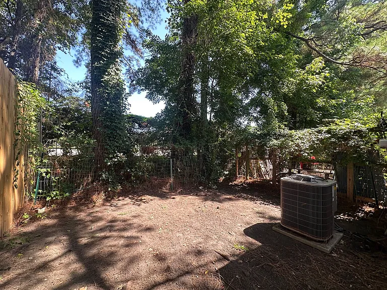 414 Myrtlewood Cir — Photo 21