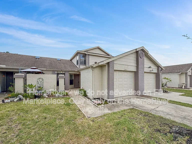 12253 Augusta Woods Cir — Photo 1