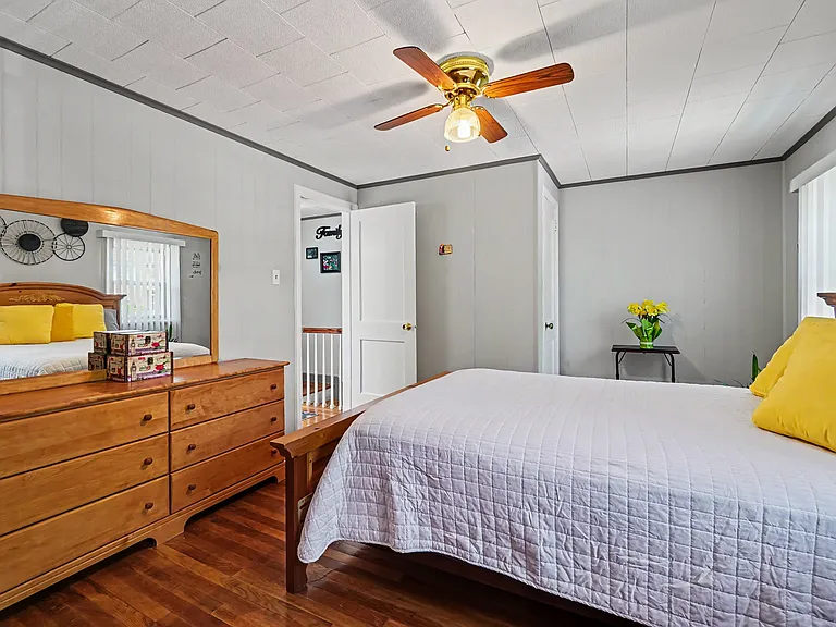 Bedroom #1