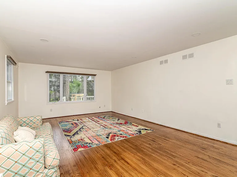 1800 Lark Ln — Photo 25