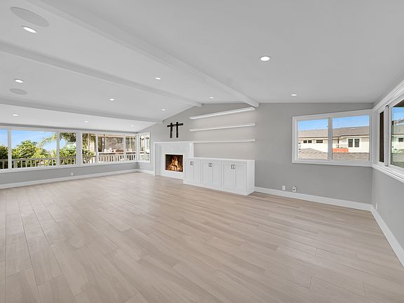 4th image of 1717 Cliff Dr
