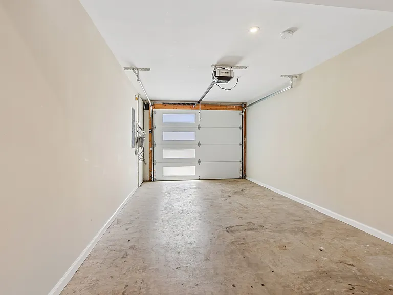 211 Warwick Ave #1 — Photo 3