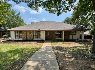 7562 Carriage Ln, Fort Worth, TX 76112