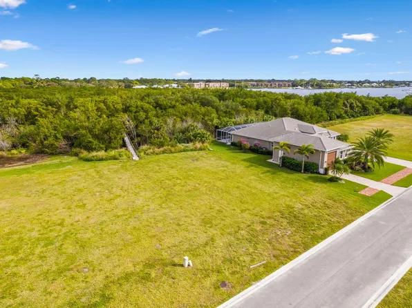 206 SE Fiore Bello, Port St Lucie, FL 34952