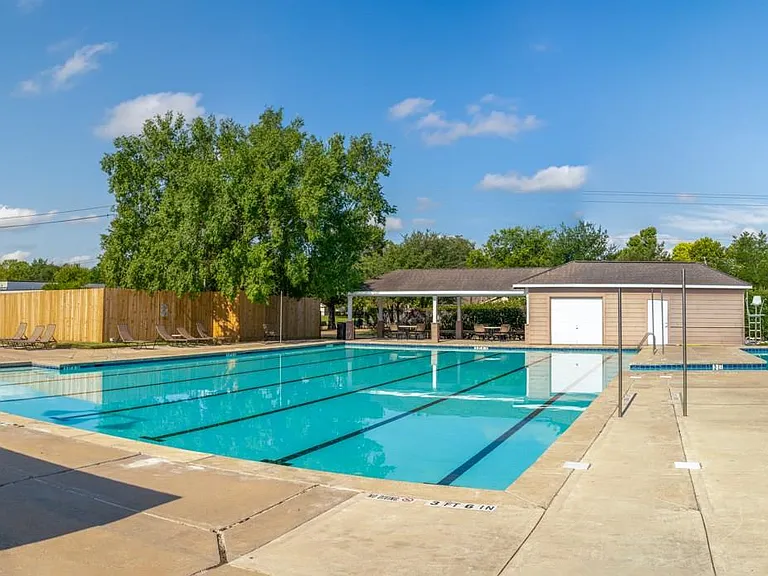 1704 Crystal Hills Dr — Photo 36