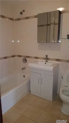 Sold by Winzone Realty Inc | media 10