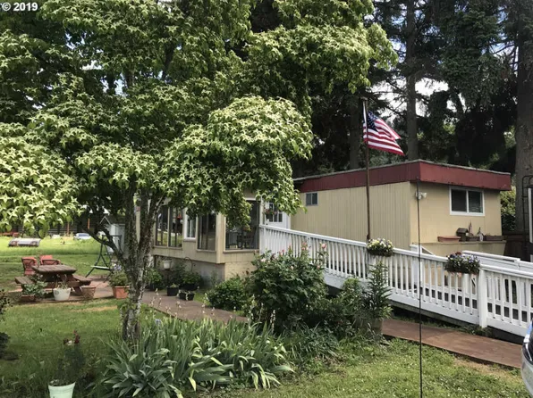 205 A Ave, Winston, OR 97496