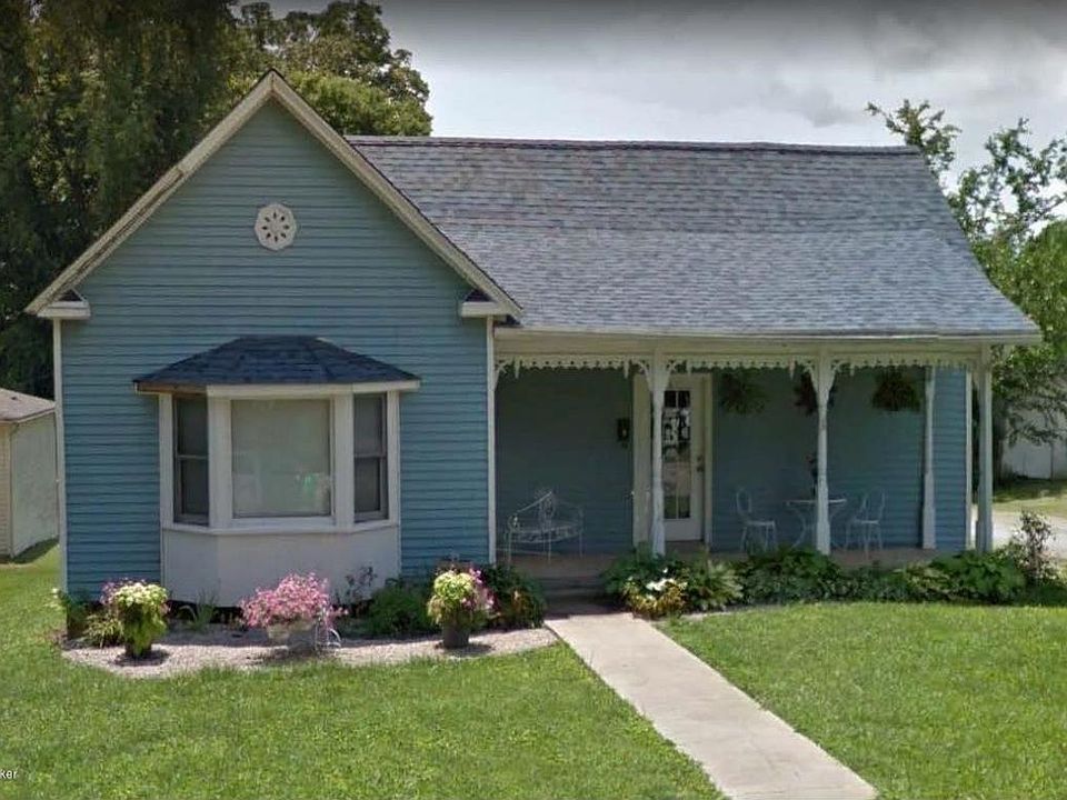 1st image of 321 E Main St