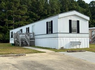 1027 Crystal Blvd, Selma, NC 27576