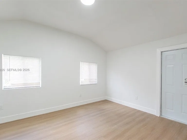 2324 NW 14th Ave — Photo 18