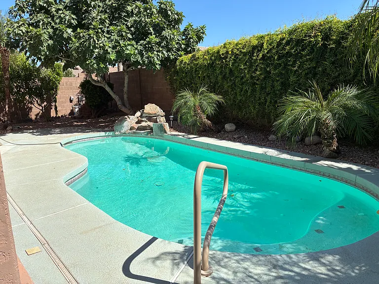 9237 W Irma Ln — Photo 36