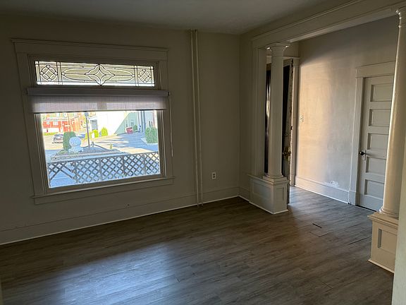 4th image of 1027 6th Ave APT 1