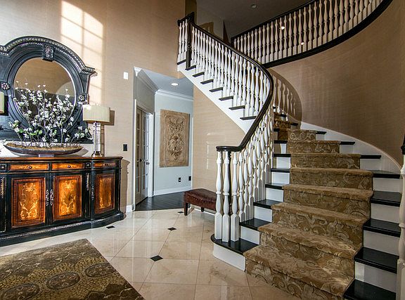 2nd image of 5825 Coachman Ct