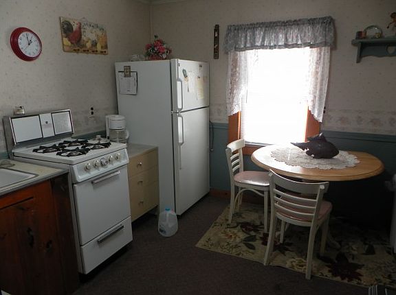 3rd image of 13 Blacksmith Shop Dr