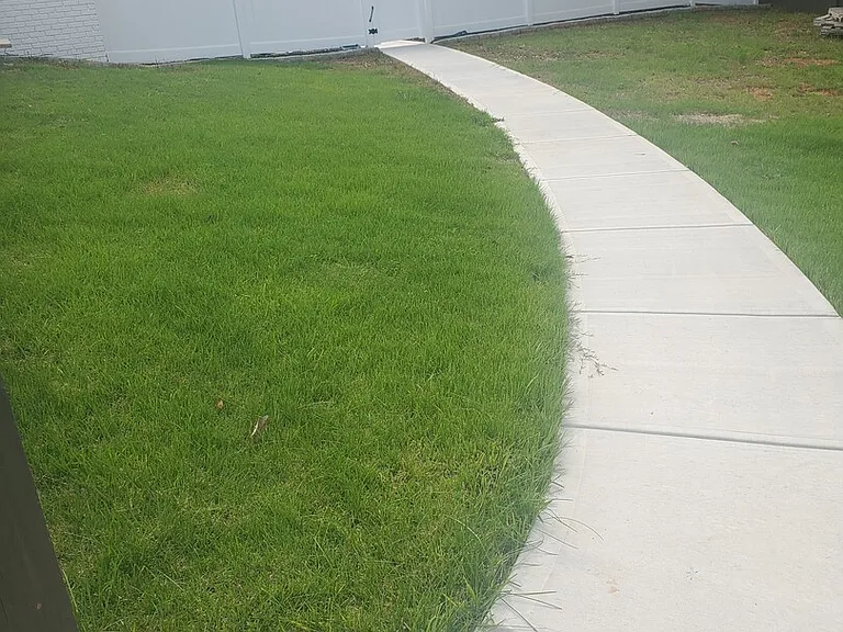 Alan Ln — Photo 13