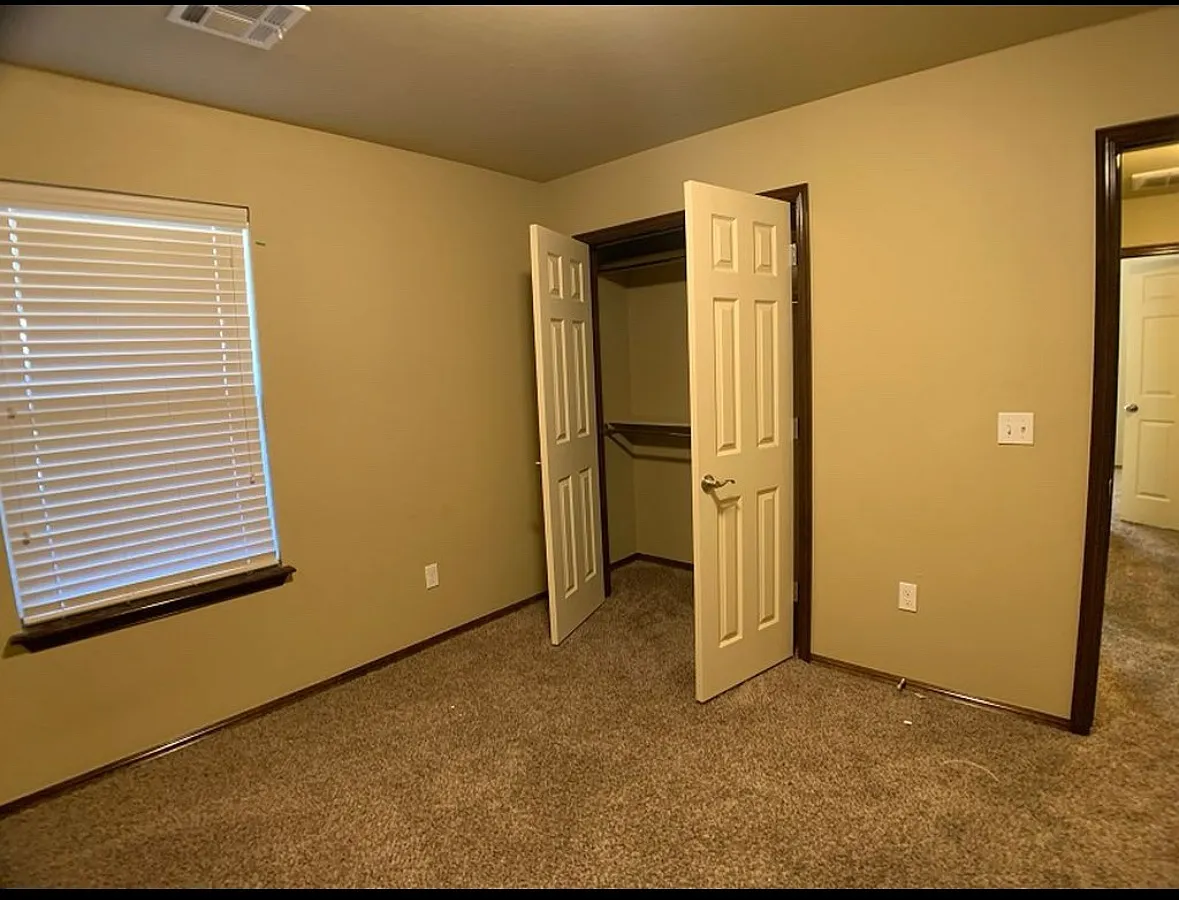 721 NW 121st Ter — Photo 4